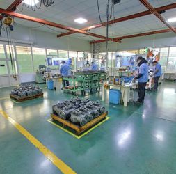 Guangzhou XinFeng Engineering Machinery Co., Ltd. خط تولید کارخانه